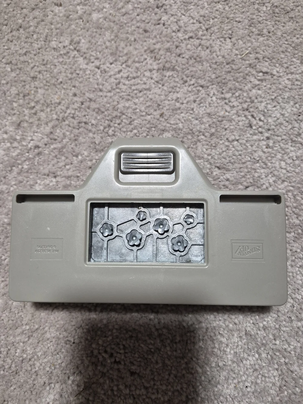 Stampin' Up!‎ Flower Paper Punch in Gray and Silver